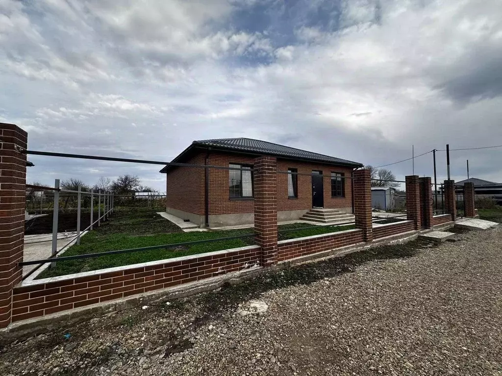 Дом в Краснодарский край, Динской район, с. Красносельское Октябрьская ... - Фото 2