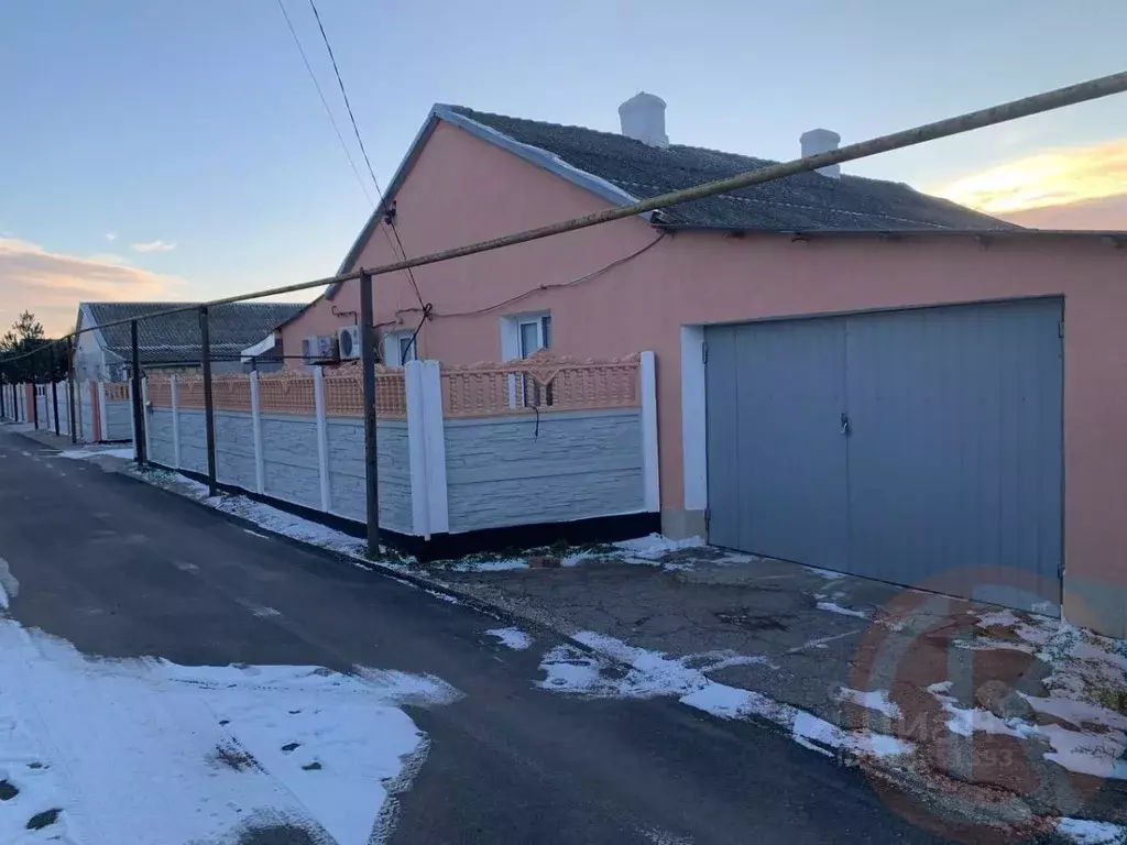Дом в Крым, Черноморский район, с. Кировское ул. Фрунзе, 4 (90 м) - Фото 1