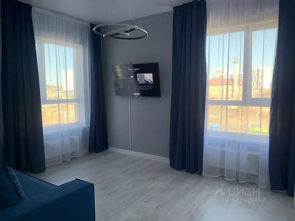 2-к кв. Крым, Симферополь просп. Александра Суворова, 15к11 (50.0 м) - Фото 1