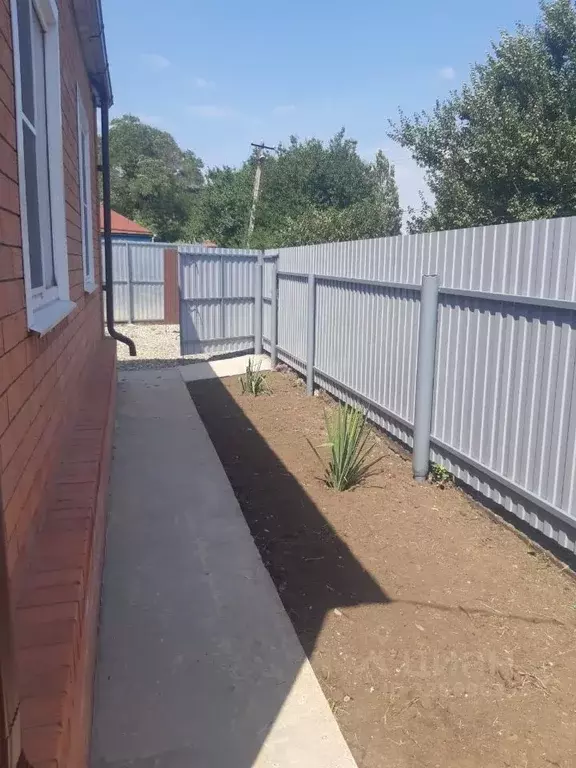 Дом в Краснодарский край, Каневская ст-ца ул. Кубанская, 63 (65 м) - Фото 2