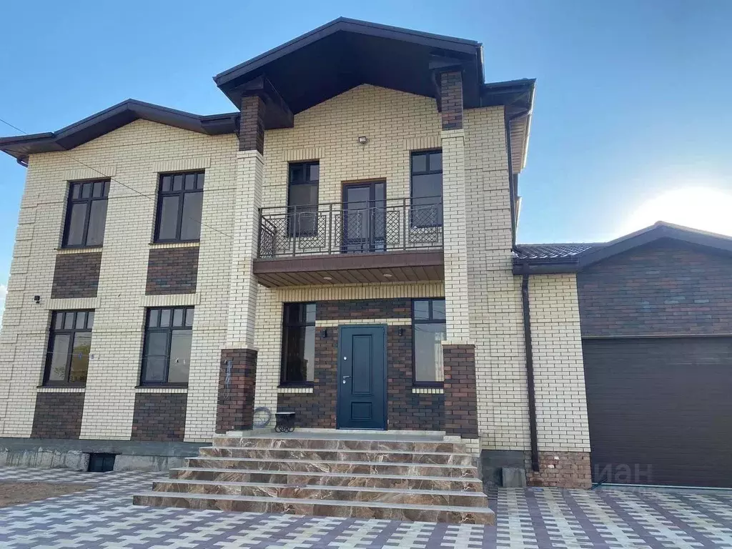 Дом в Астраханская область, Наримановский район, с. Солянка Вилюйская ... - Фото 1