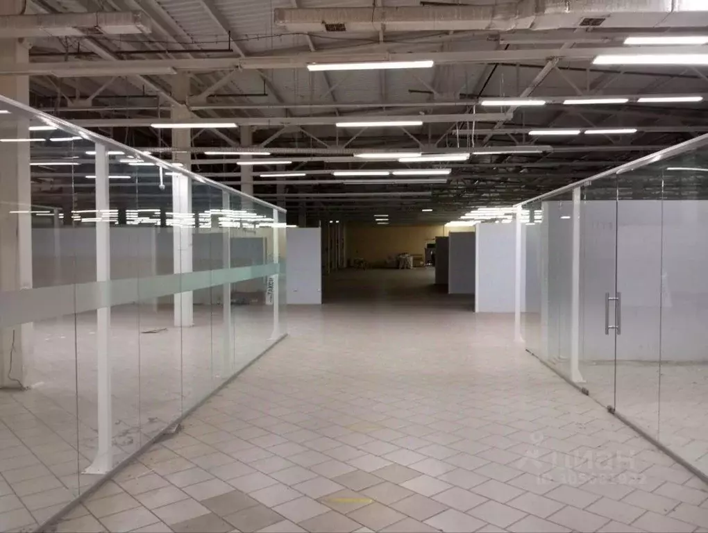 Торговая площадь в Удмуртия, Ижевск Воткинское ш., 178А (150 м) - Фото 1