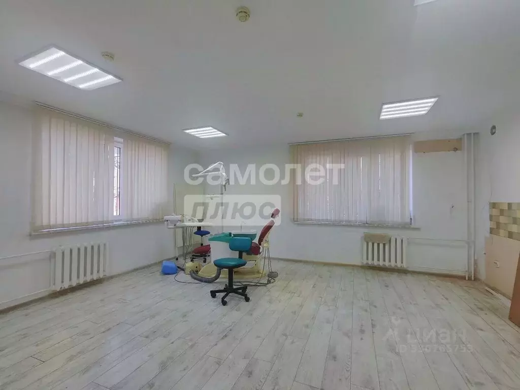 Помещение свободного назначения в Краснодарский край, Горячий Ключ ул. ... - Фото 1
