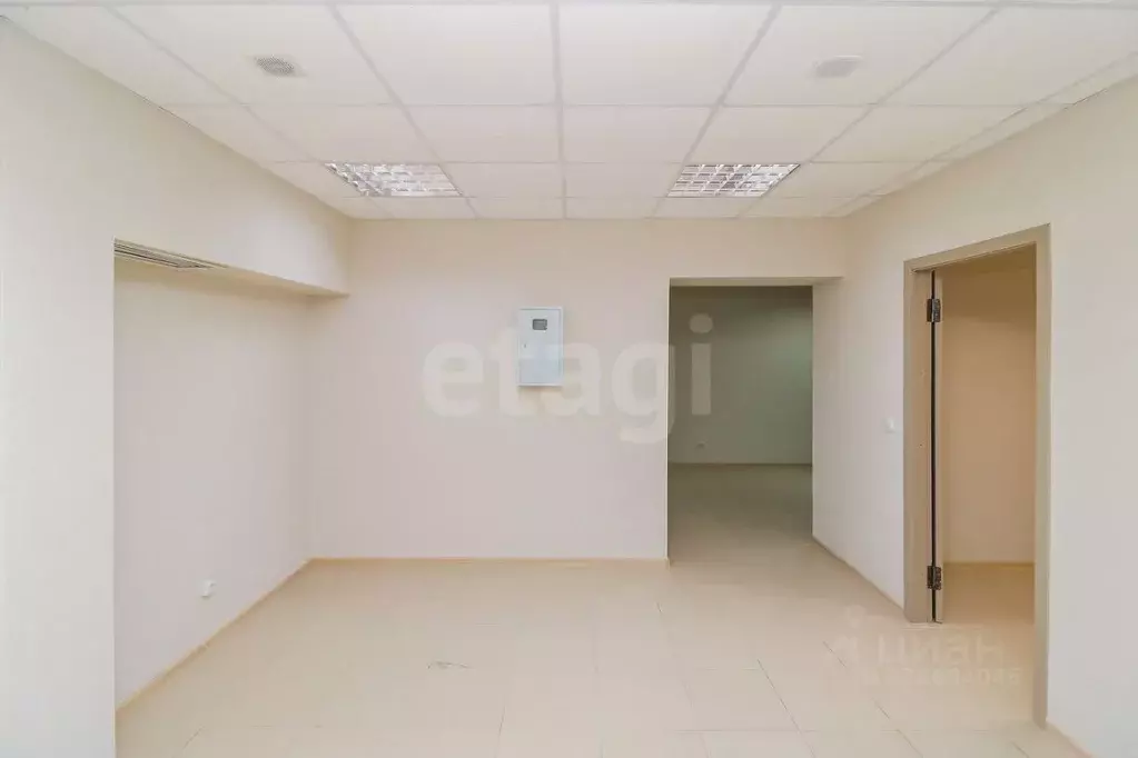 Помещение свободного назначения в Тюменская область, Тюмень ул. ... - Фото 1