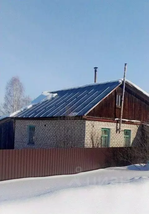 Дом в Пермский край, Очерский муниципальный округ, д. Бурдята  (30 м) - Фото 1