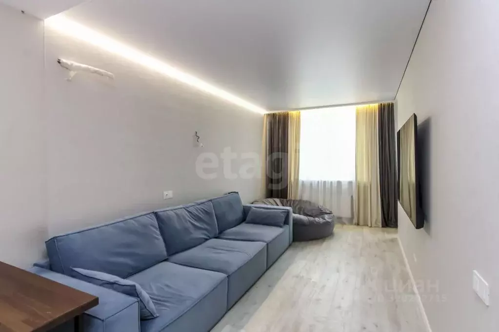 3-к кв. Тюменская область, Тюмень ул. Газовиков, 73 (63.9 м) - Фото 0
