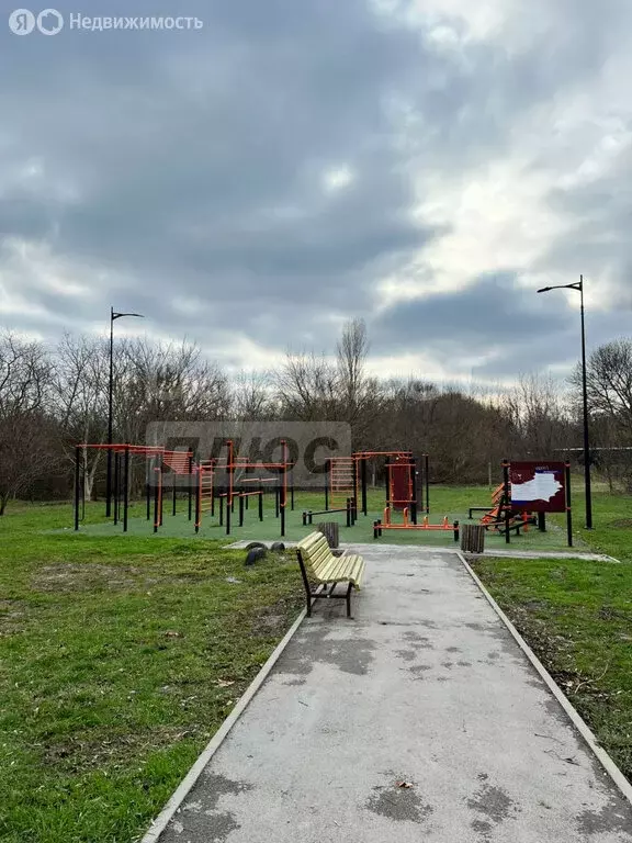 3-комнатная квартира: Симферополь, Енисейская улица, 7 (63.5 м) - Фото 1