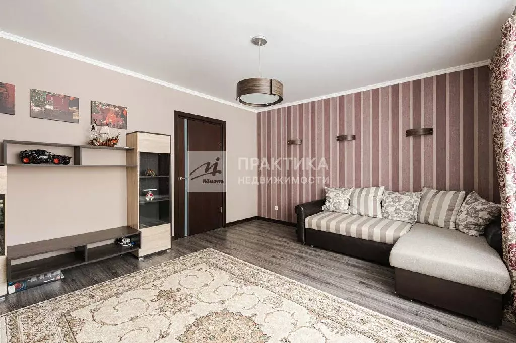 Продается 2-комнатная квартира - Фото 1