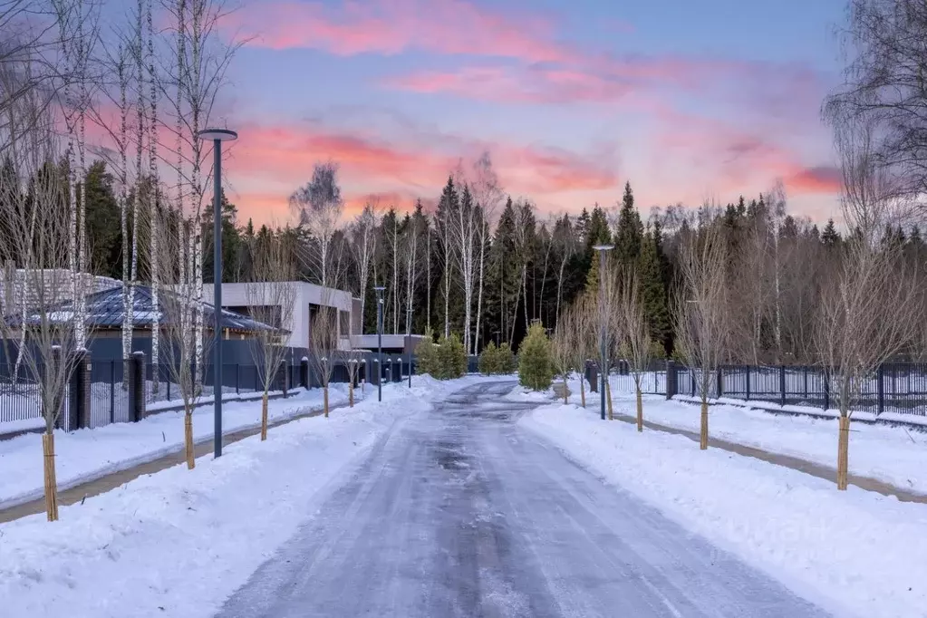 Участок в Московская область, Красногорск городской округ, д. ... - Фото 1