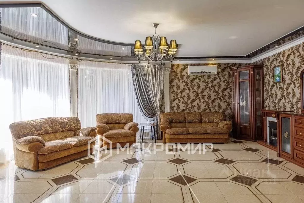 Дом в Брянская область, Брянск Спартаковский пер., 9 (168 м) - Фото 0