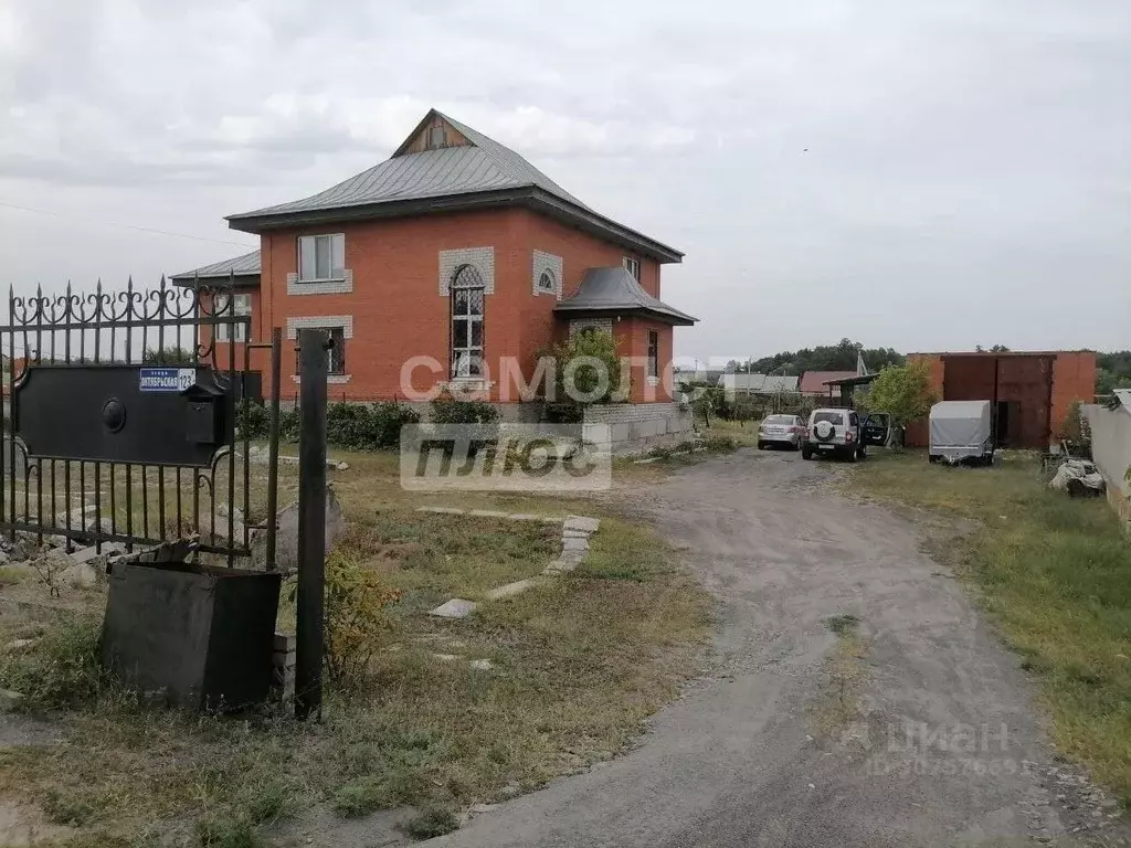 Дом в Белгородская область, Старооскольский городской округ, с. ... - Фото 1