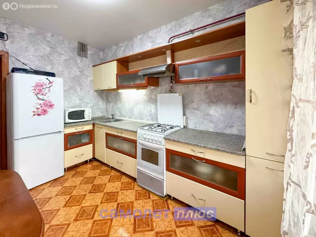 2-комнатная квартира: Чебоксары, проспект Максима Горького, 6 (62.5 м) - Фото 0