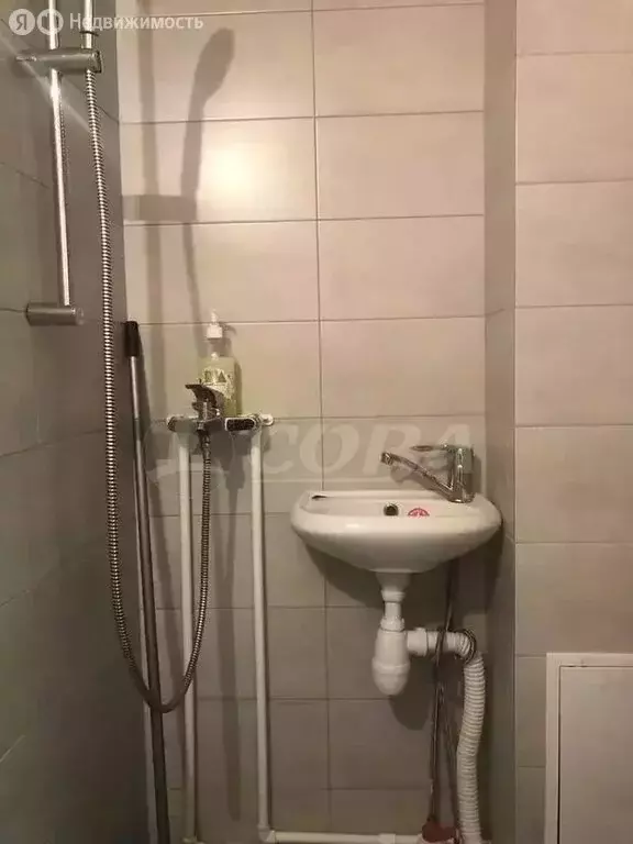 Квартира-студия: Тюмень, Институтская улица, 2А (30 м) - Фото 1