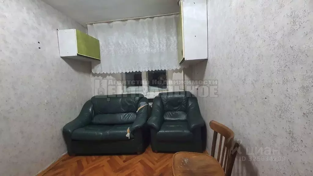 Комната Смоленская область, Смоленск ул. Нахимова, 8 (10.0 м) - Фото 1