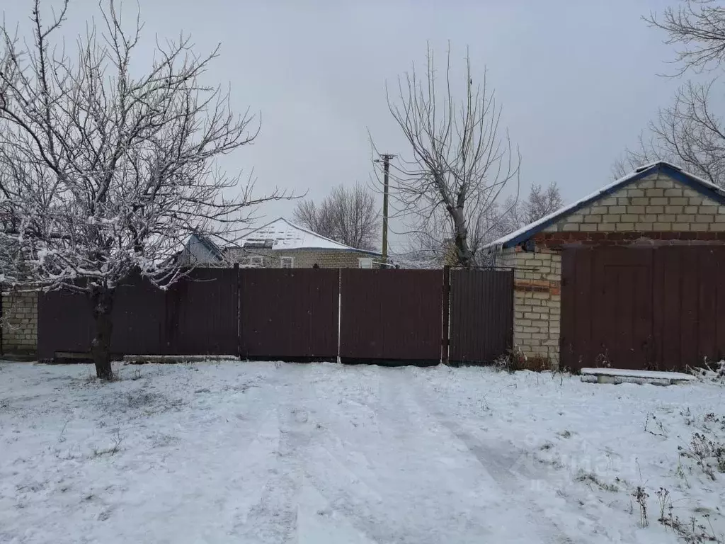 Дом в Курская область, Пристенский район, Черновецкий сельсовет, д. ... - Фото 1