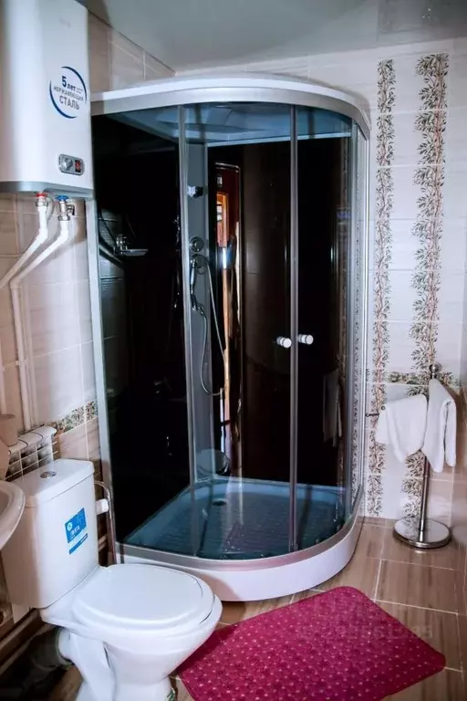 Дом в Астраханская область, Ахтубинск ул. Агурина, 15 (20 м) - Фото 1