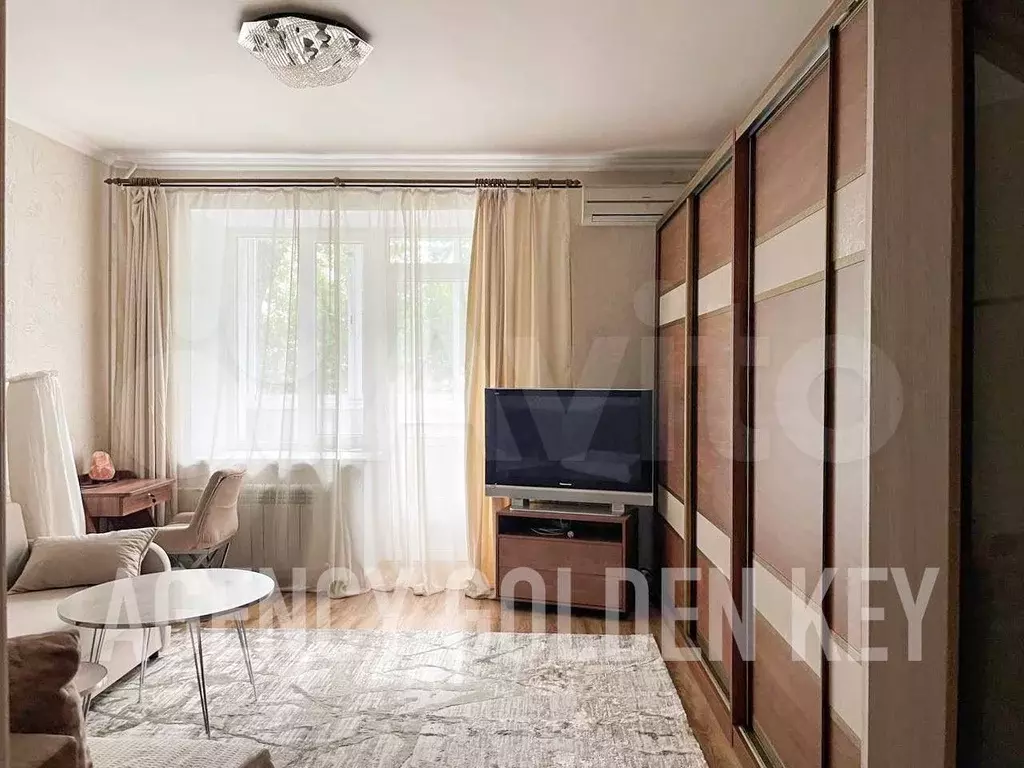 2-к. квартира, 70м, 3/6эт. - Фото 0