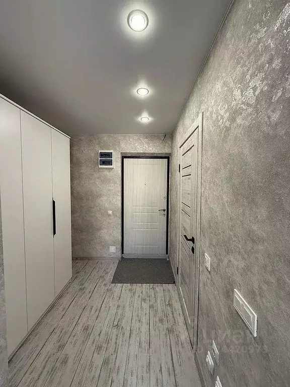 Студия Тюменская область, Тюмень Интернациональная ул., 199 (21.1 м) - Фото 1