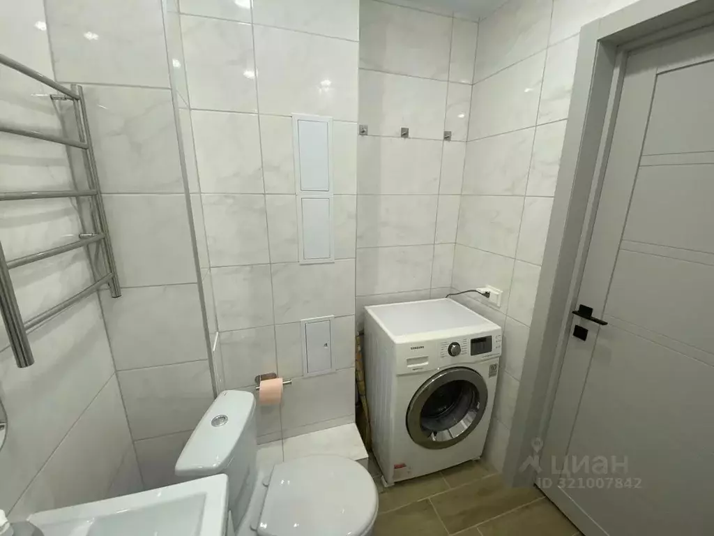 1-к кв. Башкортостан, Уфа Инорс мкр, ул. Новоселов, 8 (36.0 м) - Фото 1