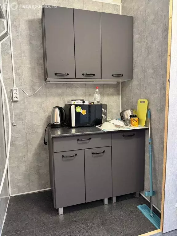 1-комнатная квартира: Кудымкар, улица Лихачёва, 57 (18.8 м) - Фото 1