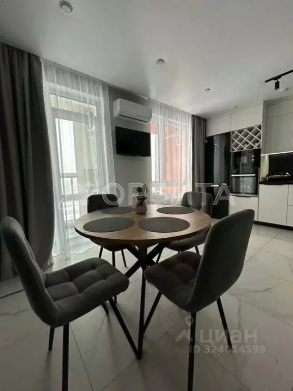 2-к кв. Тюменская область, Тюмень ул. Обдорская, 1 (60.0 м) - Фото 1