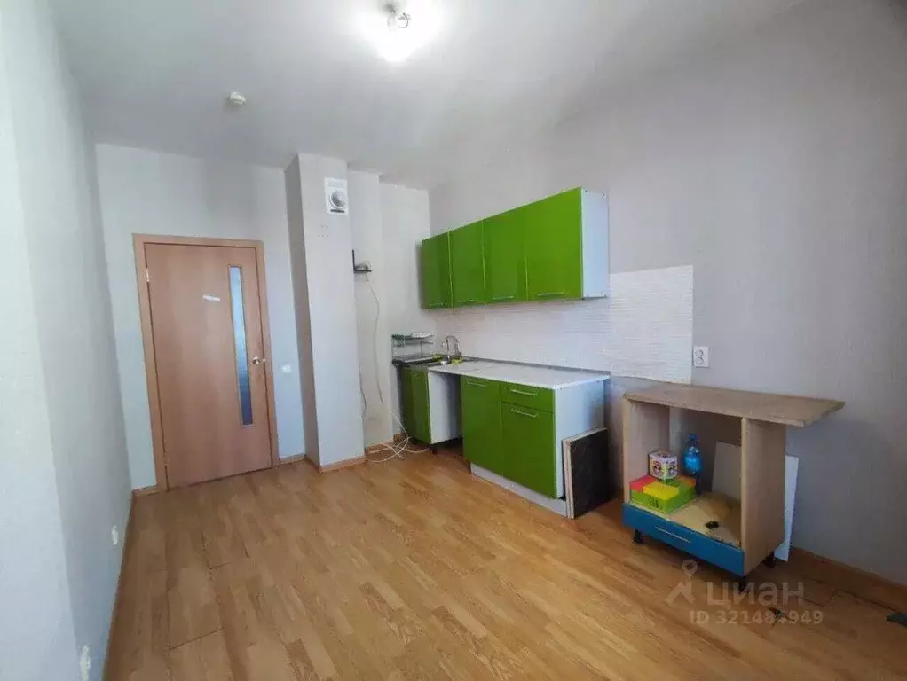 3-к кв. Свердловская область, Екатеринбург ул. Краснолесья, 135 (82.0 ... - Фото 2