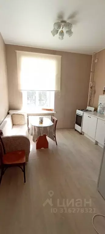 1-к кв. Санкт-Петербург, Санкт-Петербург, Кронштадт Красная ул., 8к1 ... - Фото 0