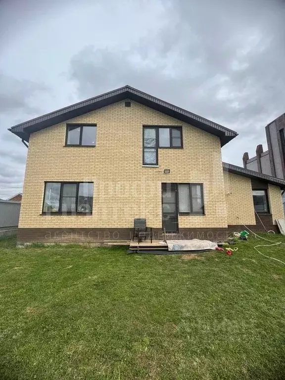 Дом в Нижегородская область, Нижний Новгород Осенняя ул., 48 (200 м) - Фото 1