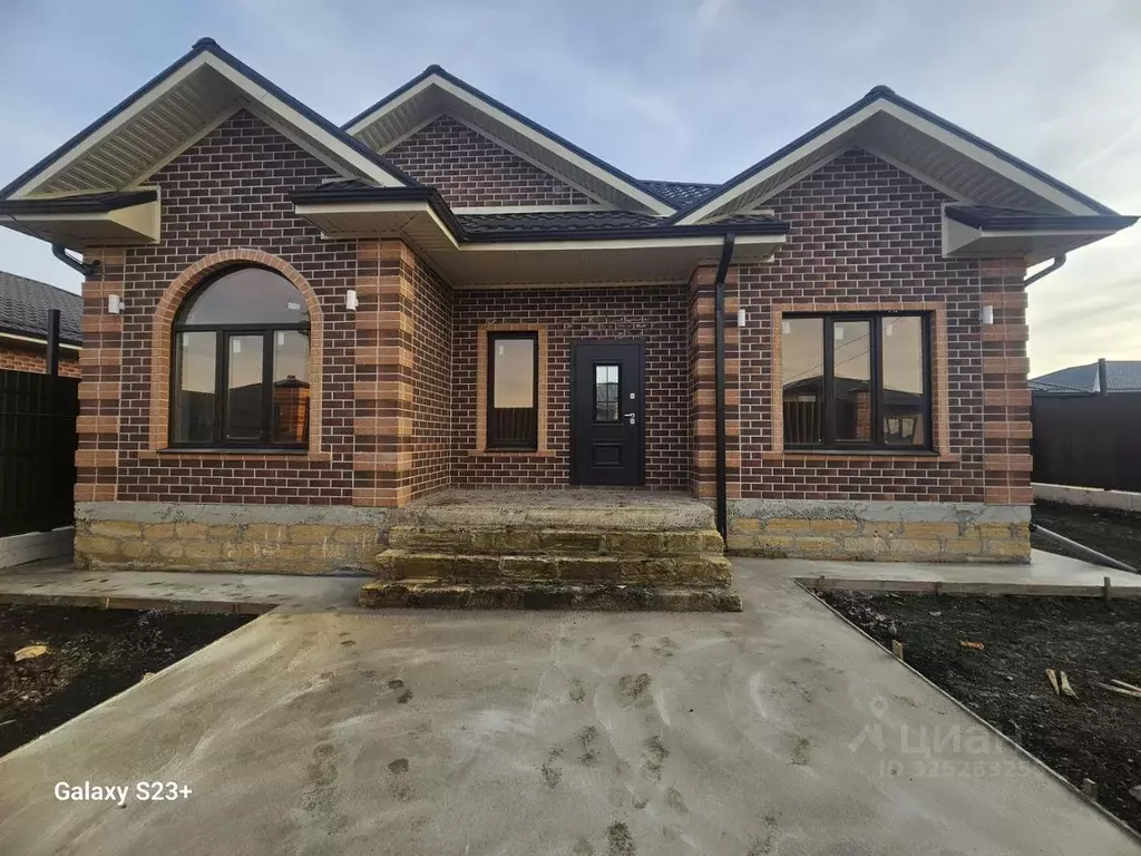 Дом в Ставропольский край, Михайловск Шпаковский район, Адмирал кп, ... - Фото 1