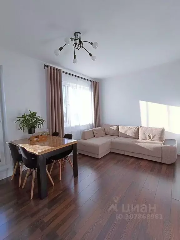 1-к кв. Татарстан, Казань ул. Братьев Батталовых, 20/1 (43.0 м) - Фото 1