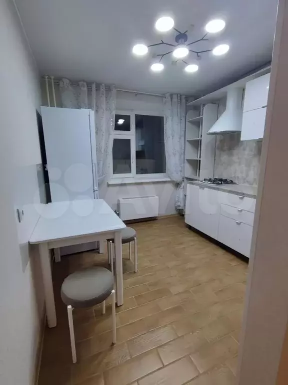 1-к. квартира, 40 м, 6/10 эт. - Фото 1