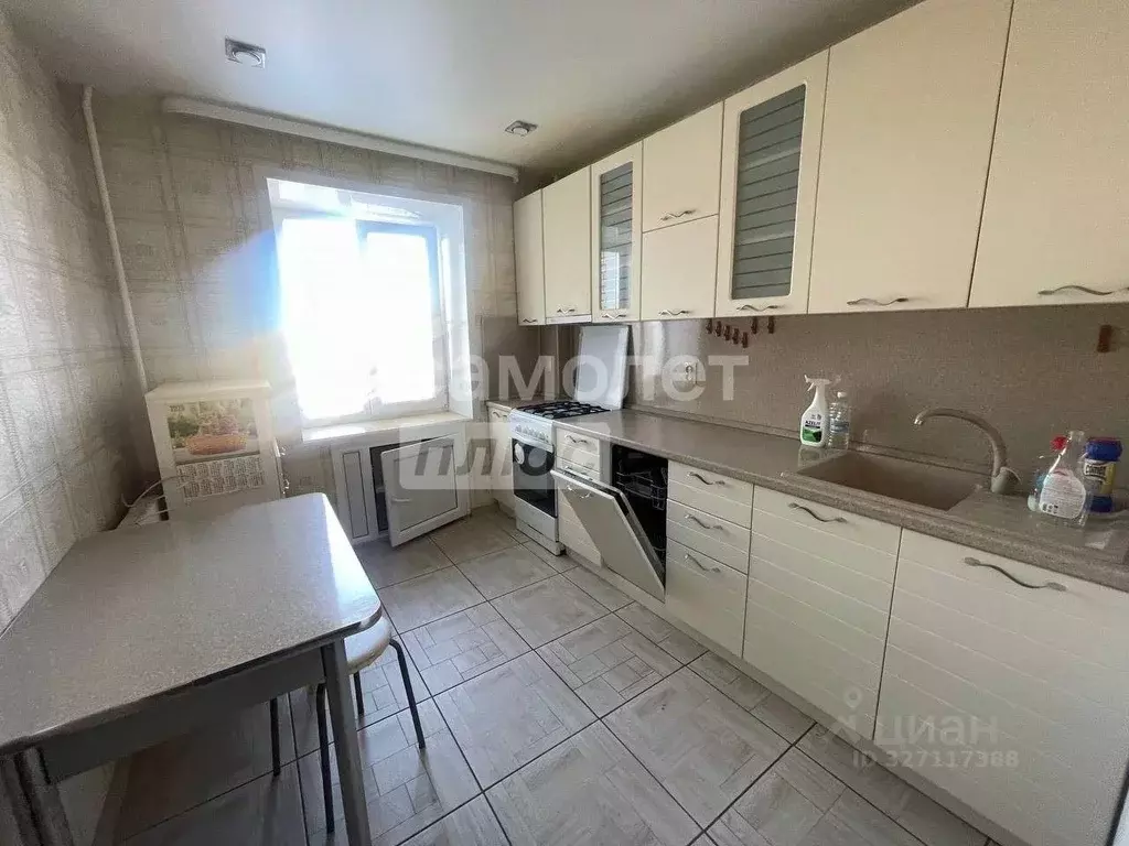 3-к кв. Пензенская область, Кузнецк ул. Приборостроителей, 1 (59.5 м) - Фото 1