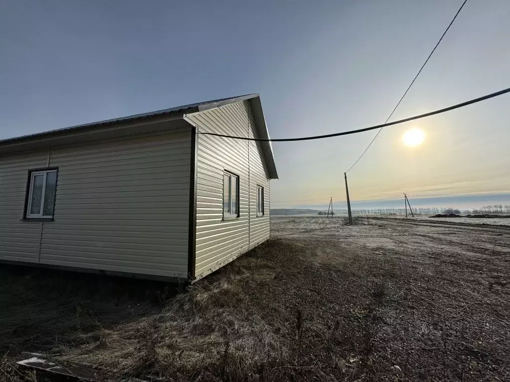 Дом в Башкортостан, с. Кармаскалы ул. Грачева (60 м) - Фото 0