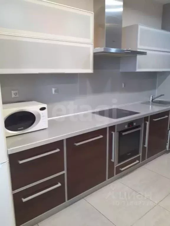 2-к кв. Омская область, Омск ул. Масленникова, 82 (65.2 м) - Фото 0