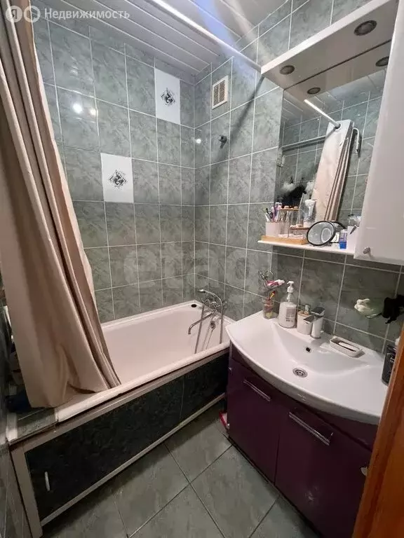 3-комнатная квартира: Сыктывкар, Октябрьский проспект, 130 (61.7 м) - Фото 1