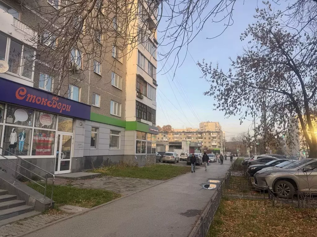 Торговая площадь в Свердловская область, Екатеринбург ул. Щорса, 32 ... - Фото 1