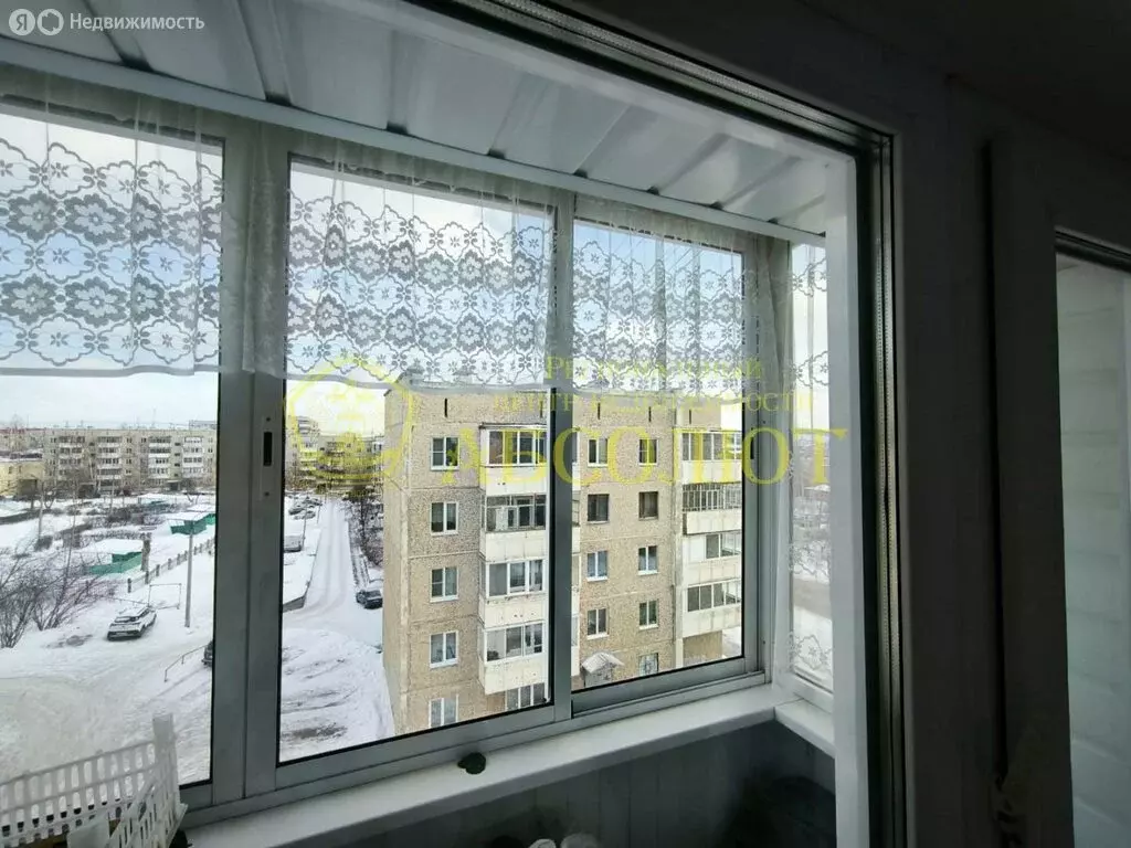 3-комнатная квартира: Ревда, улица Карла Либкнехта, 58 (50 м) - Фото 0