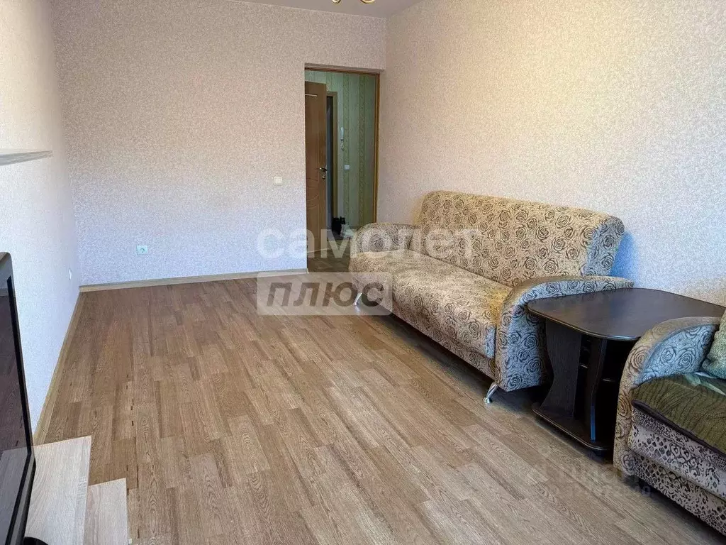 1-к кв. Омская область, Омск просп. Комарова, 9к2 (42.8 м) - Фото 2