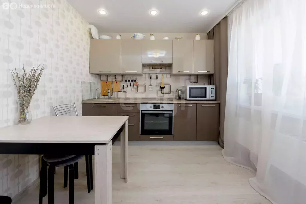 2-комнатная квартира: Тюмень, улица Александра Митинского, 7к1 (56 м) - Фото 2