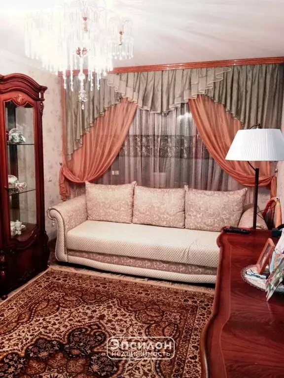 3-комнатная квартира: Курск, улица Чернышевского, 16 (59.9 м) - Фото 1