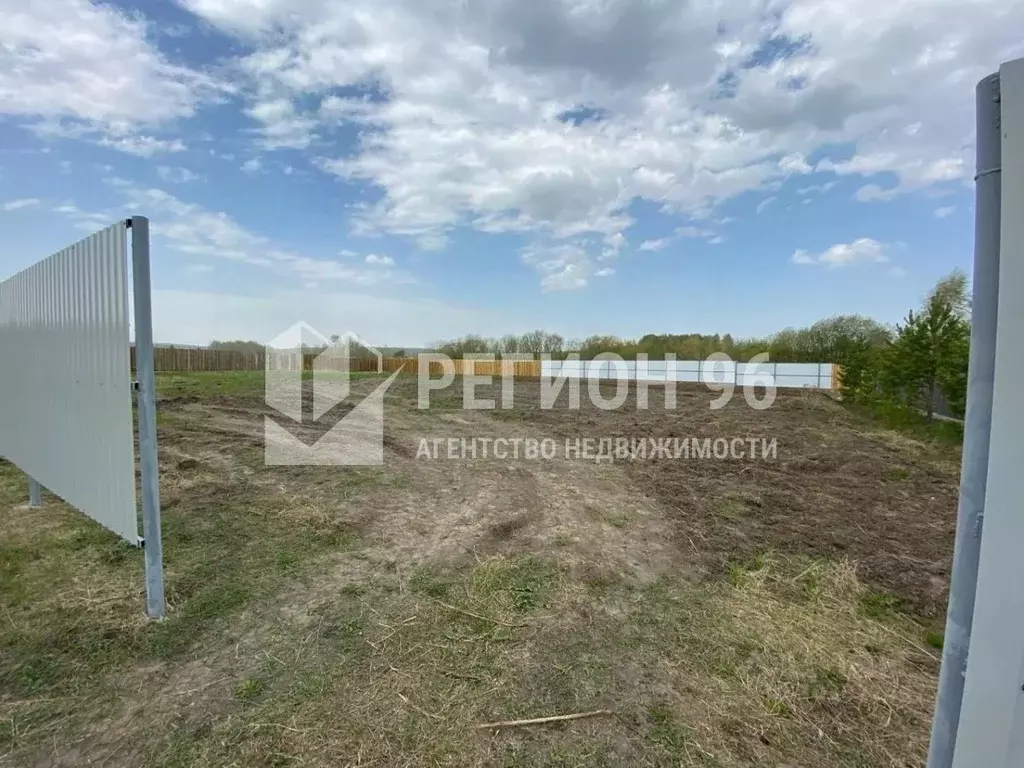 Участок в Свердловская область, Сысертский городской округ, д. ... - Фото 0