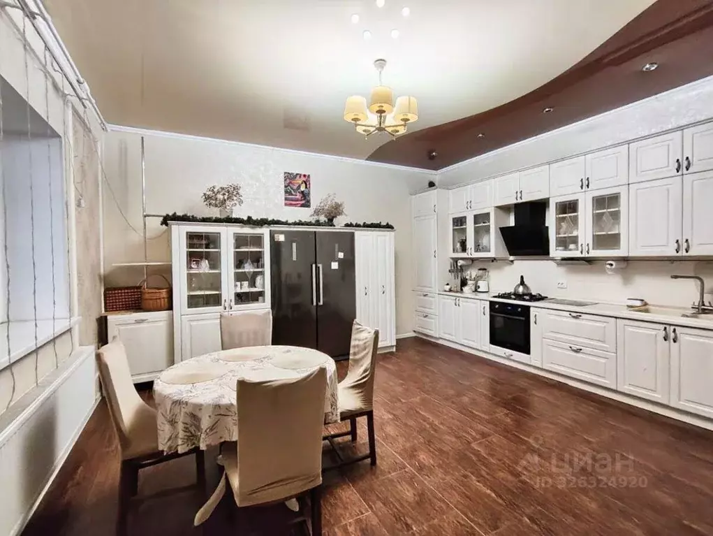 Дом в Крым, Симферопольский район, Гвардейское пгт ул. Бирюкова (115 ... - Фото 1