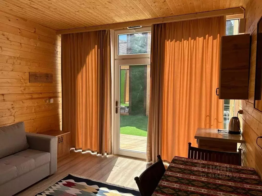 Дом в Дагестан, Дербент ул. Х. Тагиева, 17 (50 м) - Фото 1