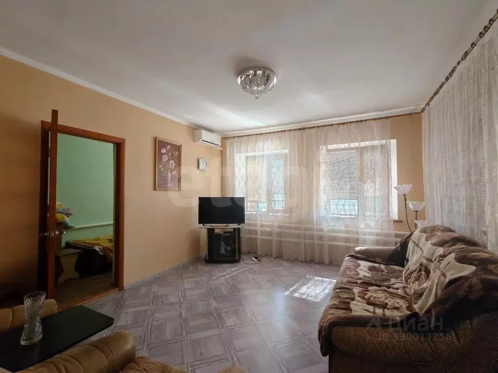Дом в Краснодарский край, Калининская ст-ца ул. Коминтерна, 39 (66 м) - Фото 1