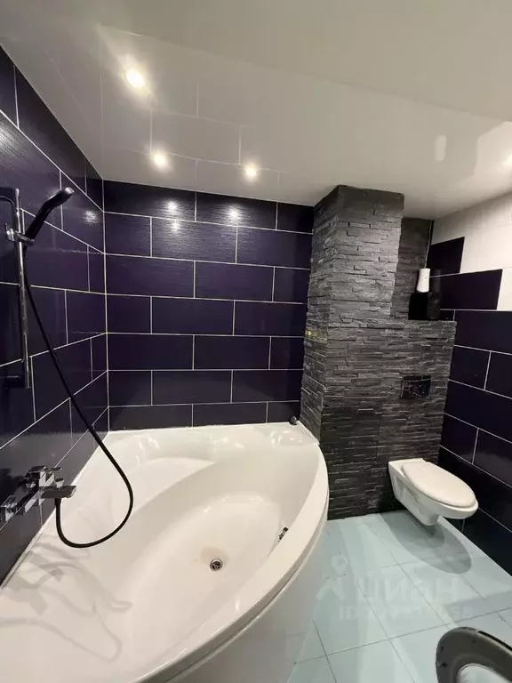 2-к кв. Красноярский край, Красноярск ул. Михаила Годенко, 3 (53.0 м) - Фото 1