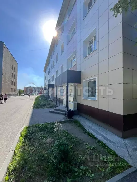 Помещение свободного назначения в Мурманская область, Ковдор пл. ... - Фото 1