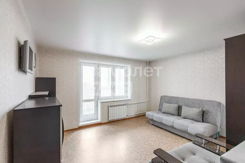 1-к кв. Омская область, Омск бул. Архитекторов, 17/1 (40.0 м) - Фото 0