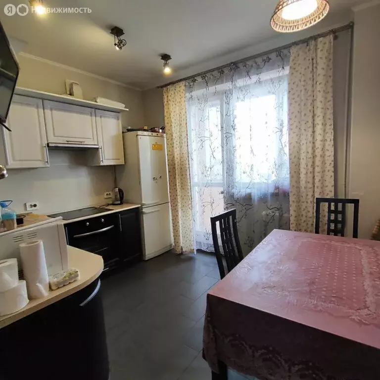 1-комнатная квартира: Уфа, улица Заки Валиди, 73 (50 м) - Фото 2