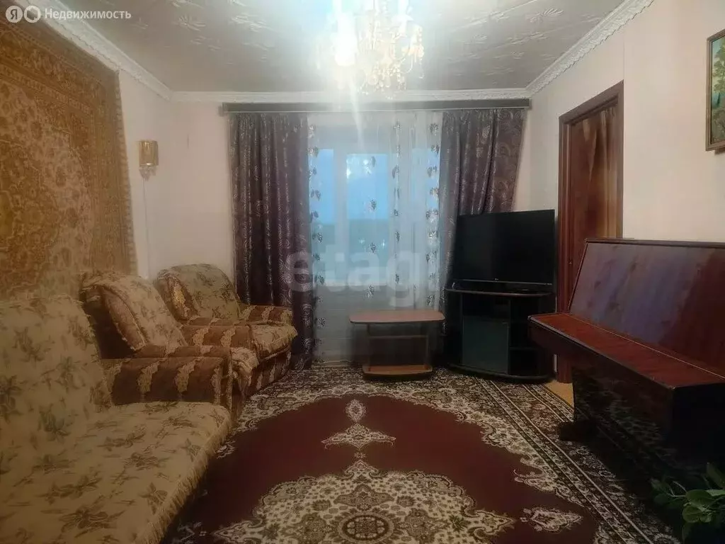 4-комнатная квартира: Ирбит, Комсомольская улица, 76 (63.8 м) - Фото 0