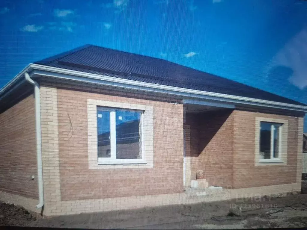 Дом в Краснодарский край, Кущевская ст-ца пер. Максима Горького (84 м) - Фото 2